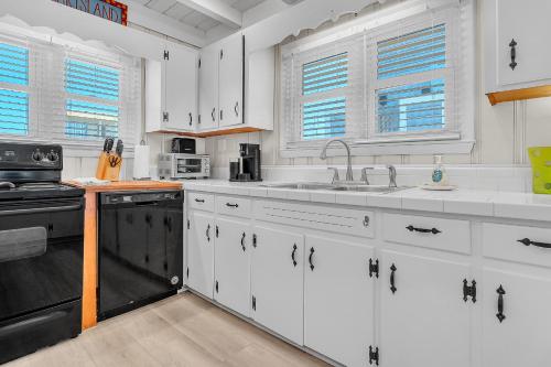Lowe Tide by Oak Island Accommodations - photo 39