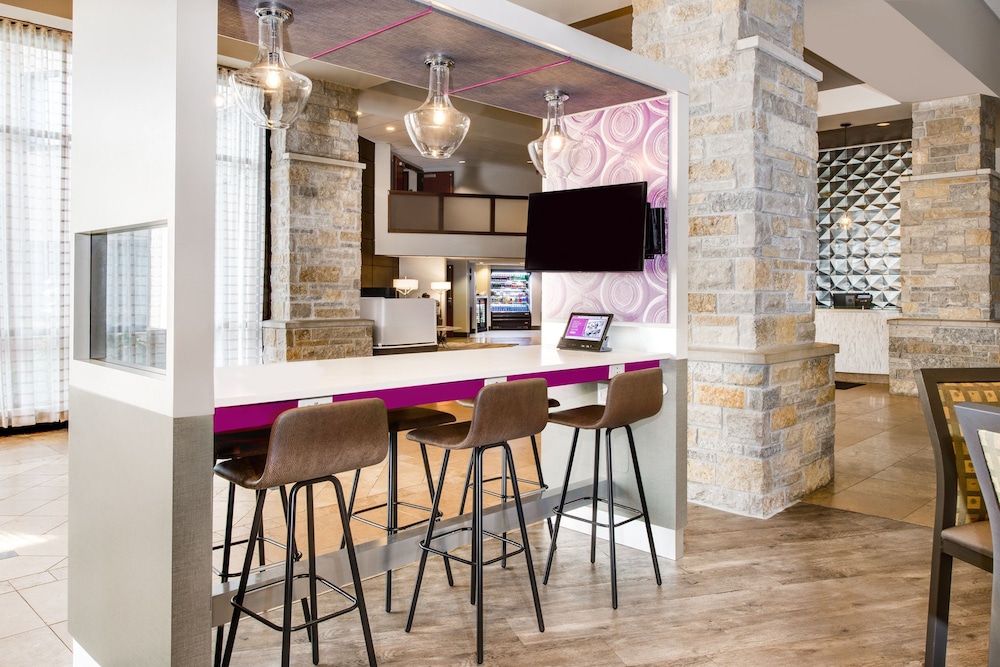 Crowne Plaza Milwaukee Airport by IHG - photo 75