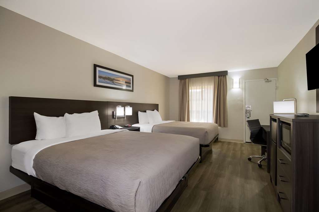 Quality Inn Coliseum - photo 9