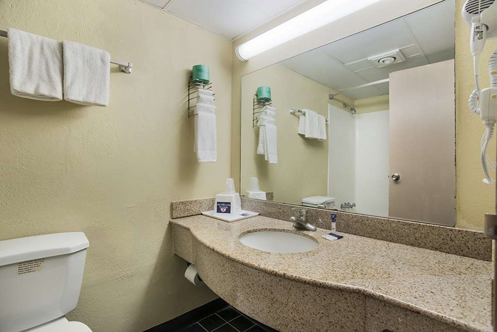 Americas Best Value Inn Tulsa at I 44 - photo 23