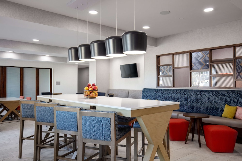 Hampton Inn by Hilton Green Bay Stadium - photo 3