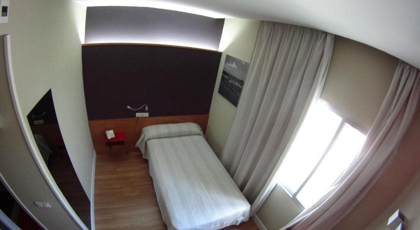 Hotel Autogrill La Plana — hotel in Burriana