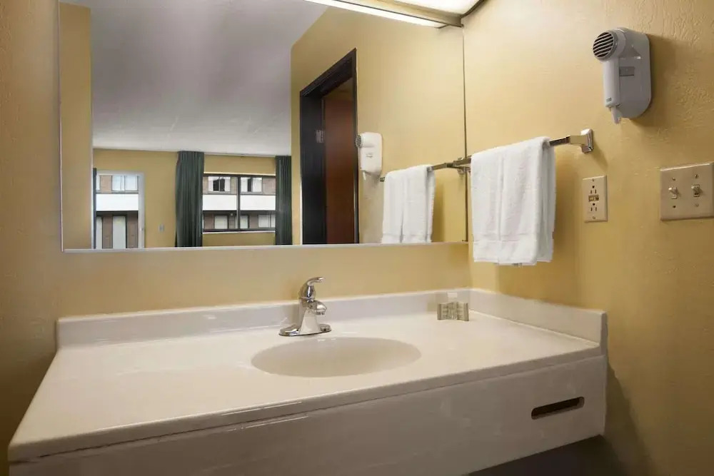 Super 8 Beachwood Cleveland Area - photo 19