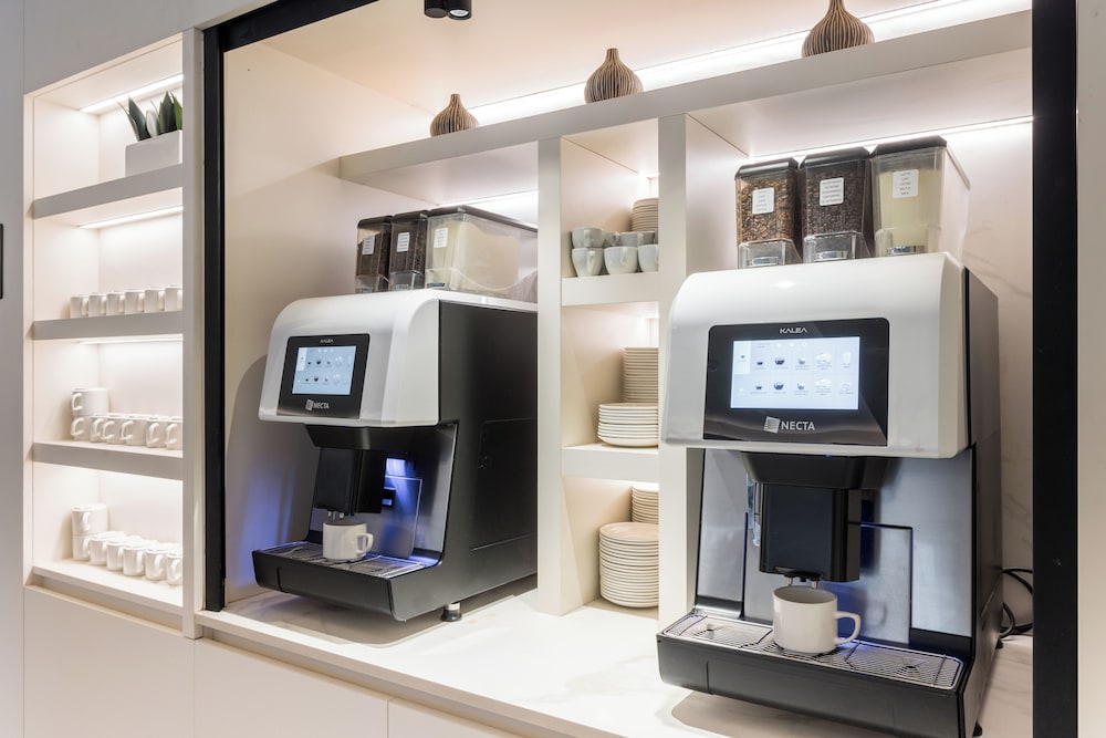 מזון ומשקאות