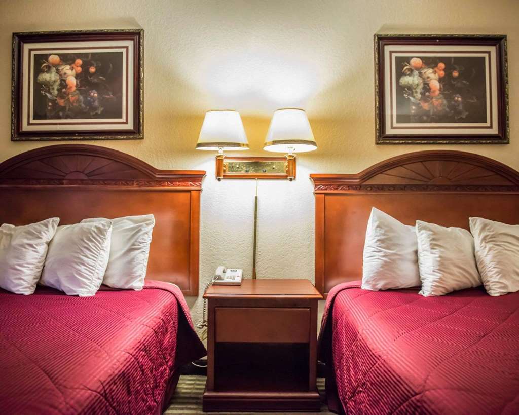 Econo Lodge Panama City St. Andrews - photo 21