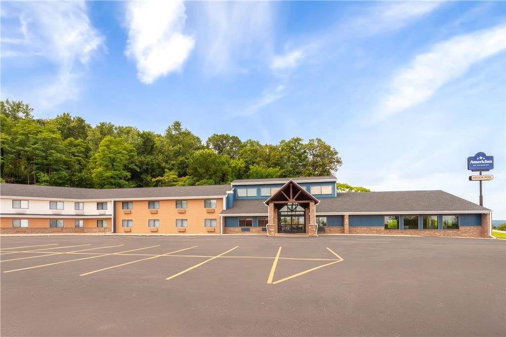 AmericInn by Wyndham West Salem — hotel in West Salem