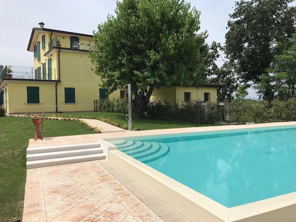 Albergo Quattro Pini — hotel in Pozzolengo