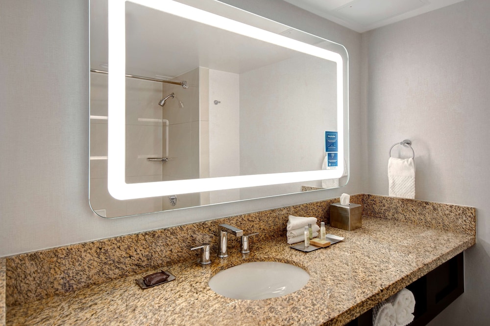 DoubleTree by Hilton LAX El Segundo - photo 22