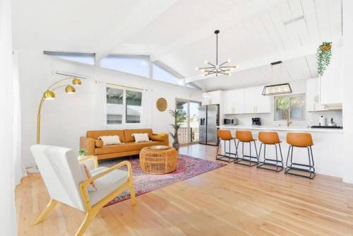 Remodeled Boho 2 Bed Near Zoo and Downtown — 4-Star Luxury Hotel in San Diego, United States