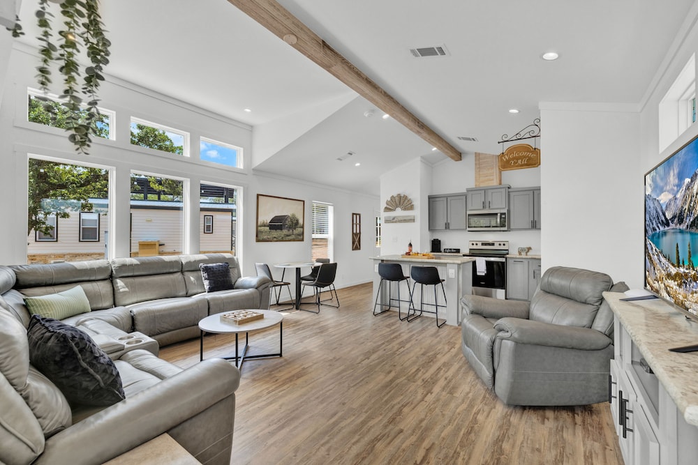 Resort at Fredericksburg Unit 22 - photo 6