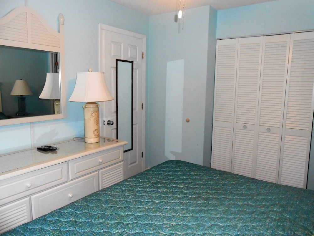 0409 Waters Edge Resort 1 Bedroom Condo by Redawning - photo 4