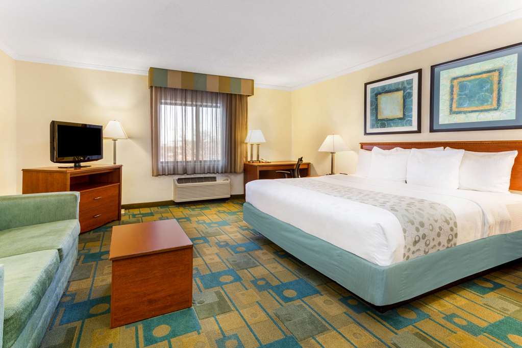 La Quinta Inn by Wyndham Chicago Willowbrook - photo 22