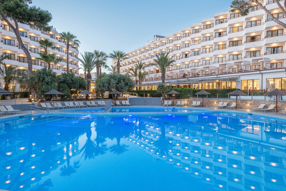Leonardo Royal Hotel Ibiza Santa Eulalia — hotel in Santa Eularia Des Riu