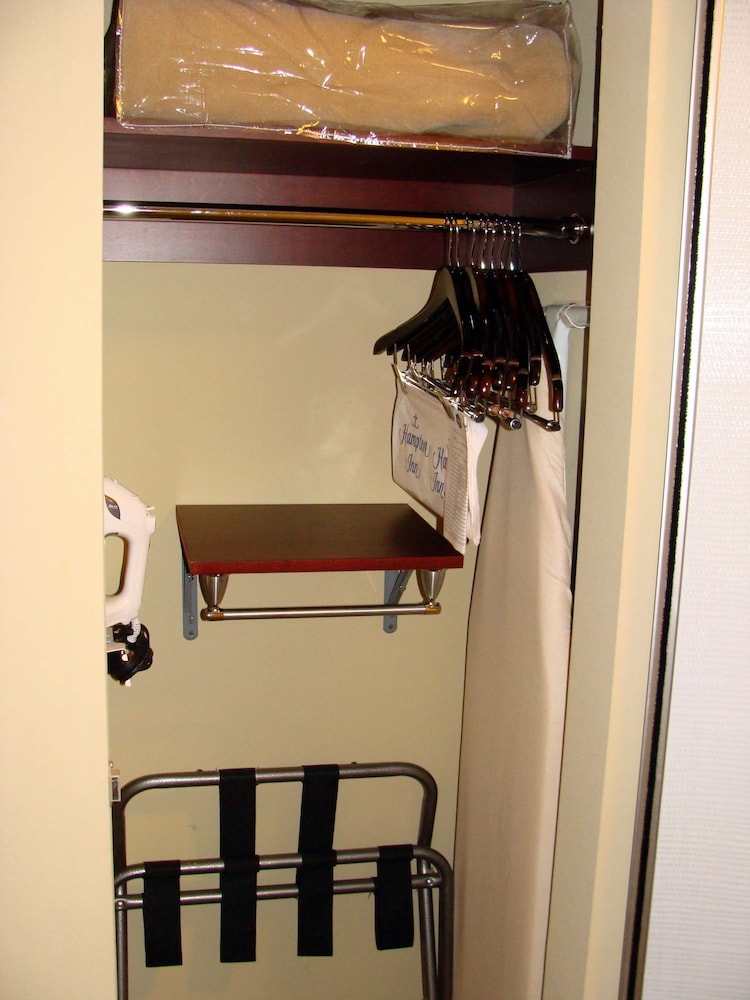 Hampton Inn Calera - photo 7