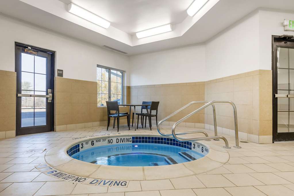 Comfort Inn & Suites Verona at Turning Stone Resort Casino - photo 38