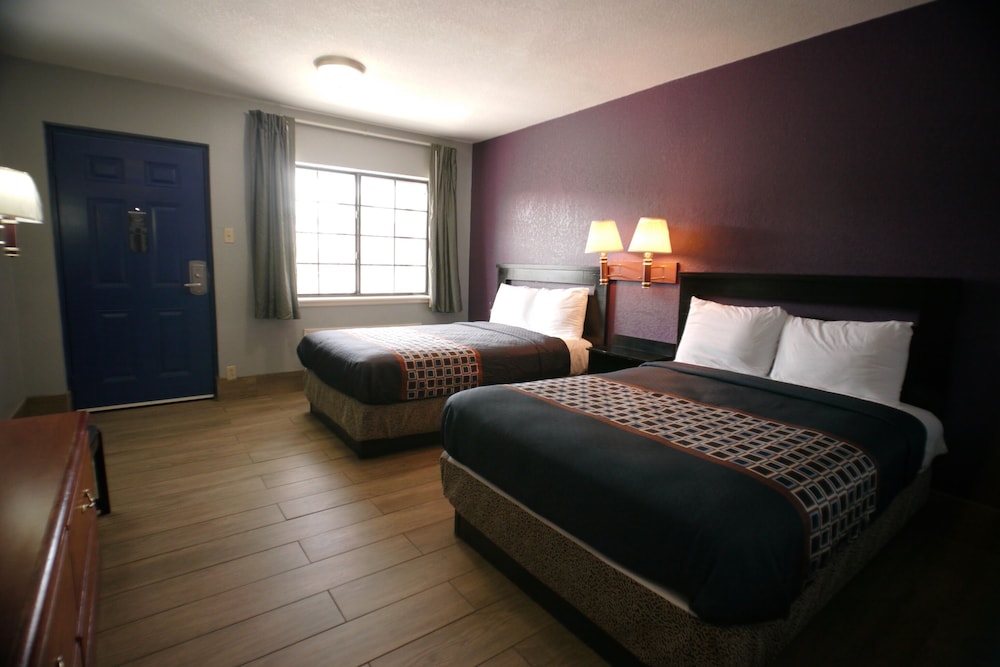 Texas Inn Airport McAllen - photo 4