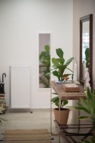 1BR Athenian Serenity 15 Minutes From Acropolis — 4-Star Luxury Hotel in Athens, Greece