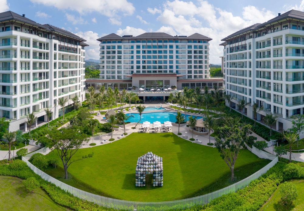 The Mermoon Resort Hainan Tufu Bay Tapestry By Hilton in Lingshui, People's Republic of China