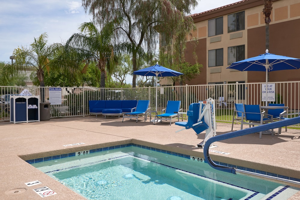 Holiday Inn Express Scottsdale North by IHG - photo 20