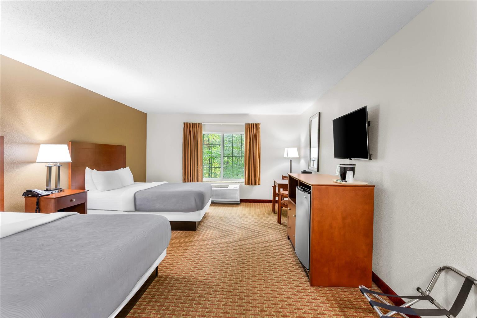 Quality Inn Near Interstate I94 - photo 15