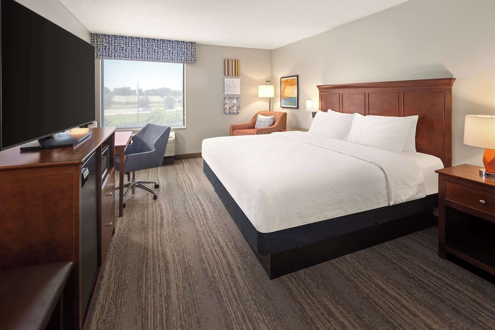 Hampton Inn Minneapolis NW Maple Grove - photo 9