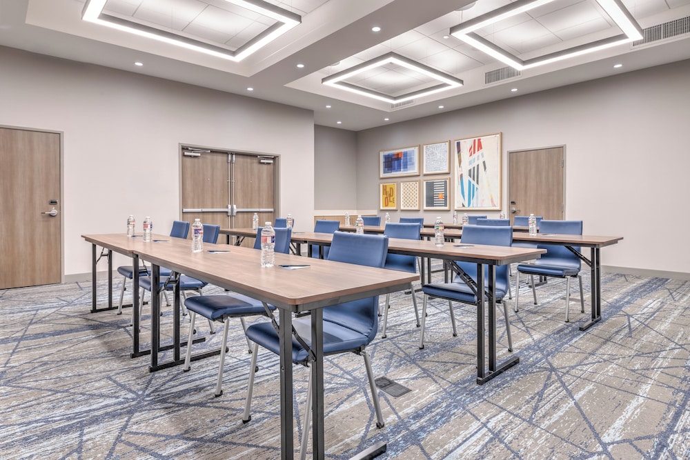 Holiday Inn Express & Suites Austin Airport East by IHG - photo 56