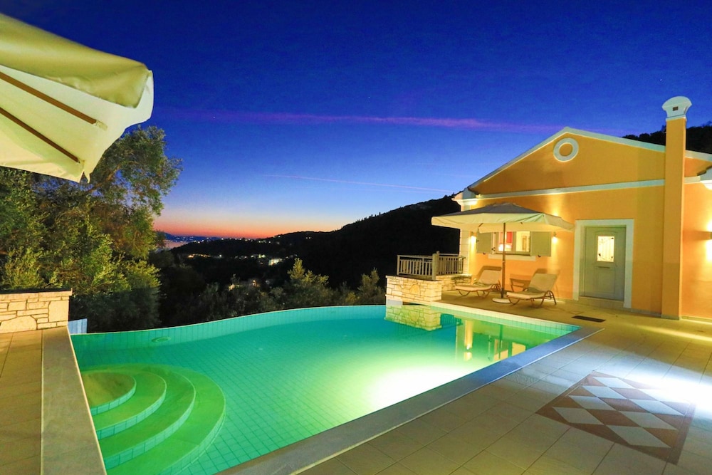 Villa Kalamia in Kalami — 4-Star Luxury Hotel in Corfu, Greece