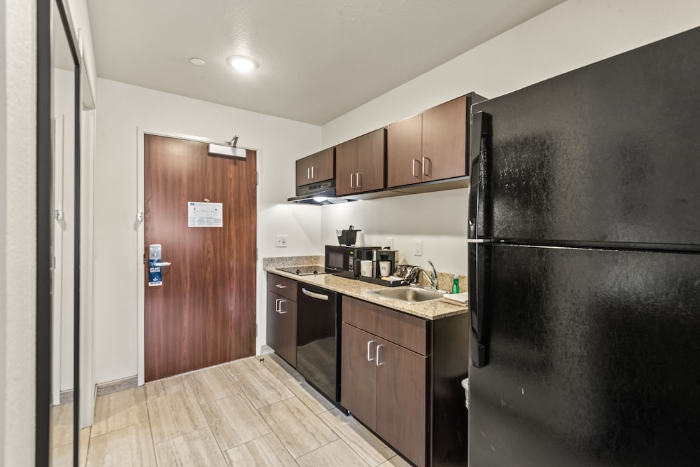 Cobblestone Hotel & Suites Cullman - photo 44