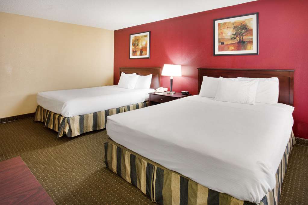 Ramada by Wyndham Bettendorf - photo 8