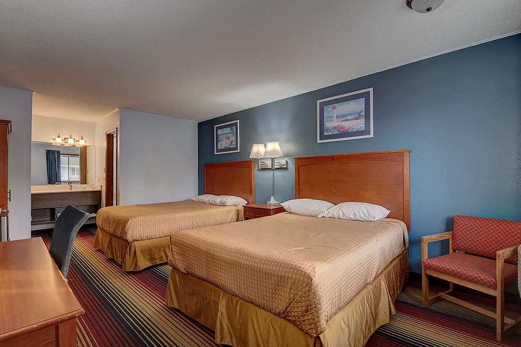 Travelodge by Wyndham Spirit Lake Okoboji - photo 6