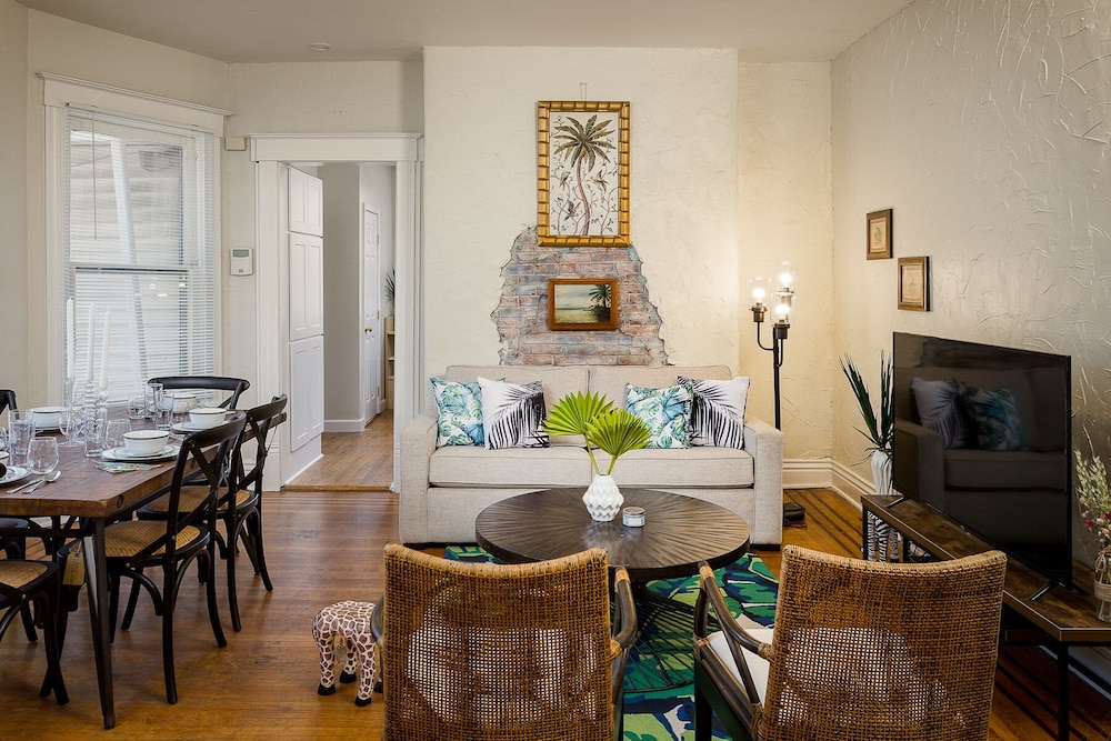 Fully Renovated 4br Bardstown Highlands — Louisville