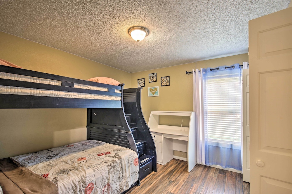 Family Retreat about 1 Mi to Hill Country Mile in Boerne, United States