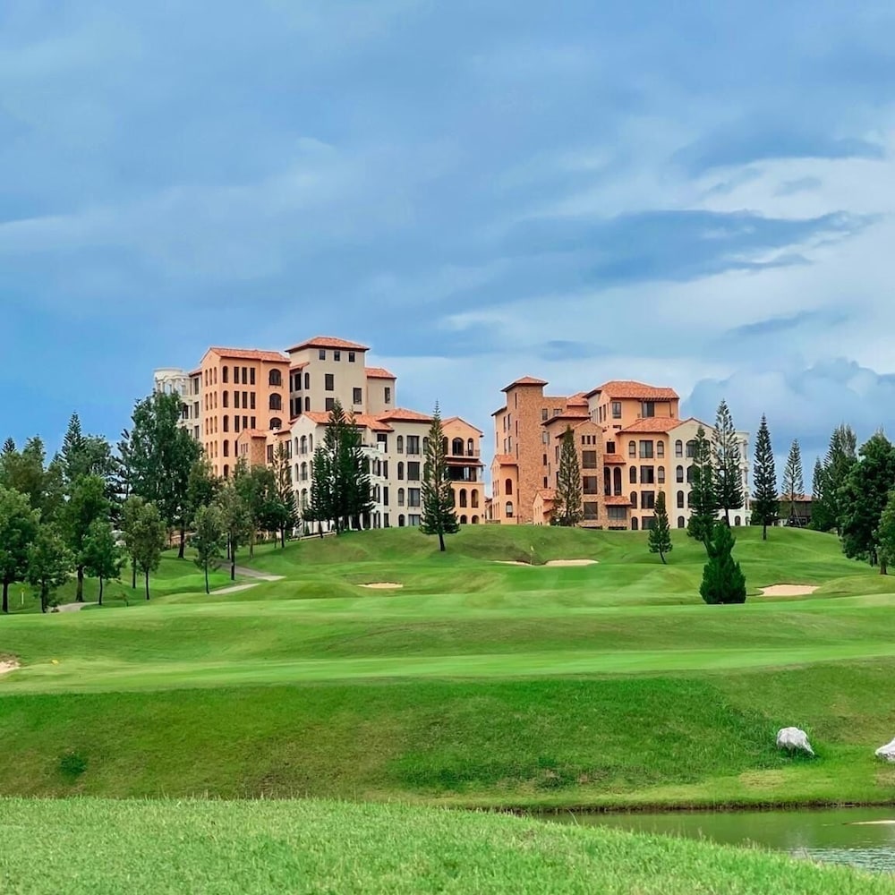 Toscana Valley Castello Della Valle in Nakhon Ratchasima, Thailand