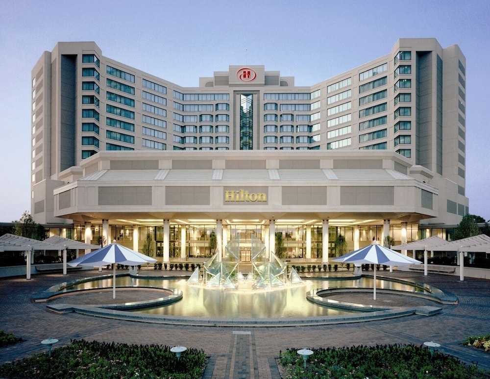 Hilton East Brunswick Hotel & Executive Meeting Center — hotel in East Brunswick