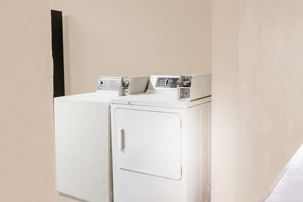 Super 8 by Wyndham Madison Ridgeland Area - photo 14
