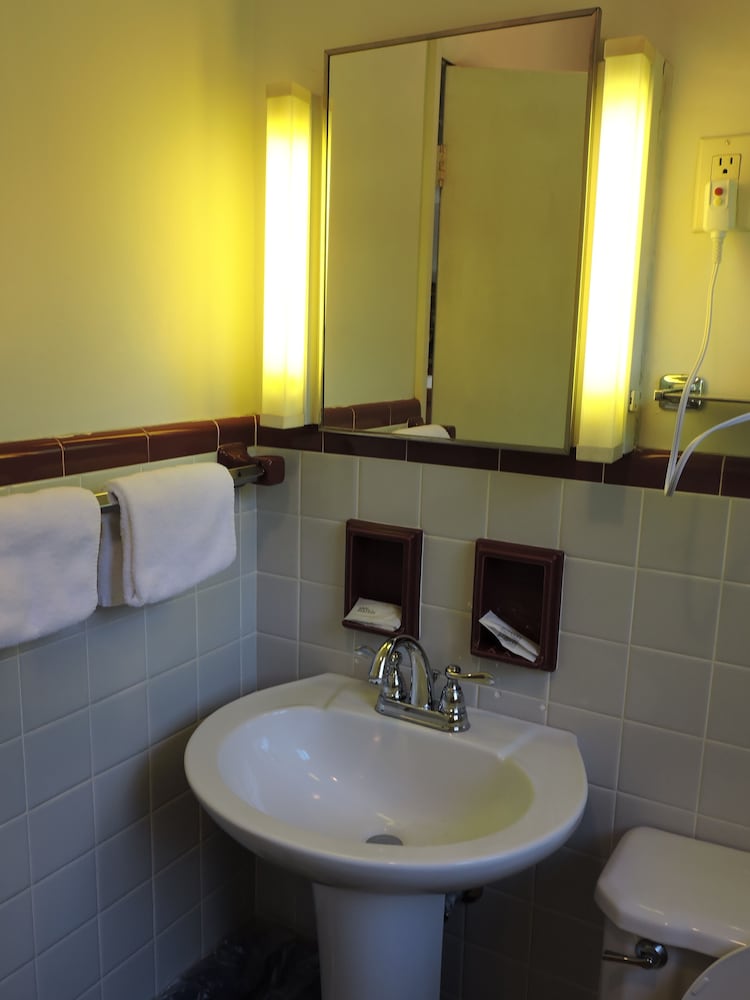 The Golden Inn - photo 26