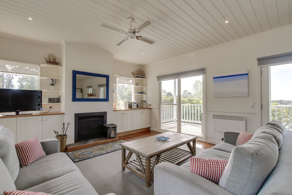 Wongara — carbon neutral stay, Metung