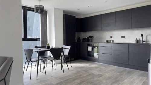 Luxury Apartment by Noire Property — 4-Star Luxury Hotel in Manchester, United Kingdom