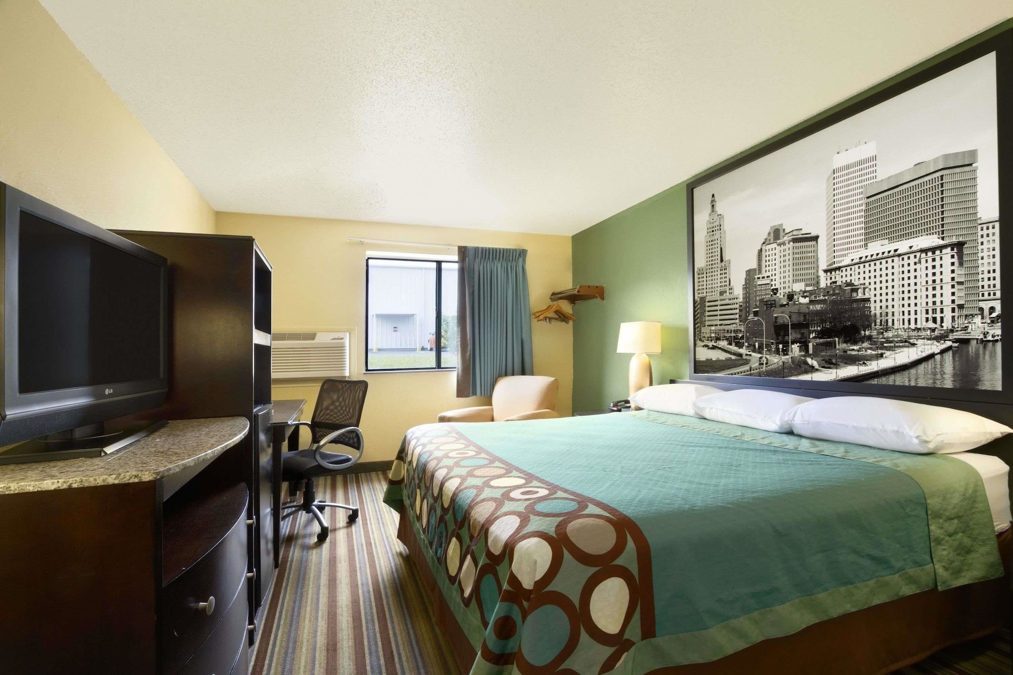 Super 8 by Wyndham Huntsville Alabama - photo 4