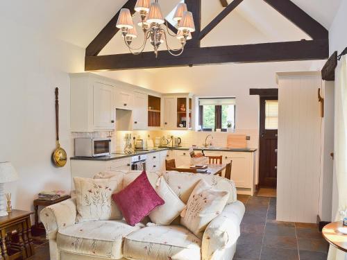 Paper Mill Cottage — Sutton — photo 4