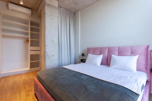 2BR luxury apartment with 2 Balconies in historic Tbilisi