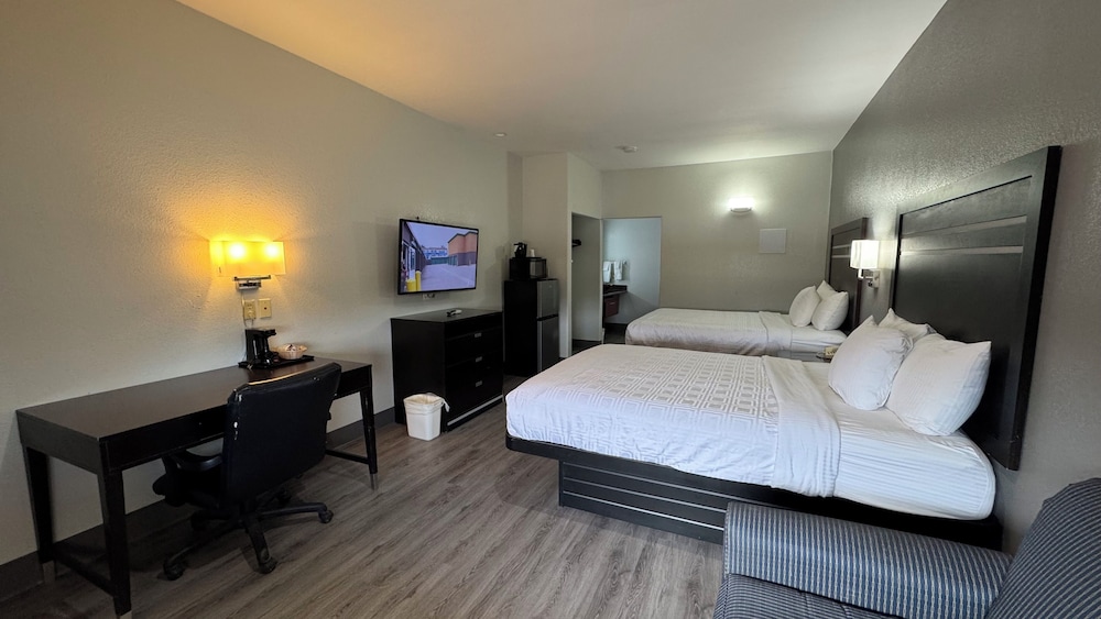 Sunbridge Inn and Suites - photo 43