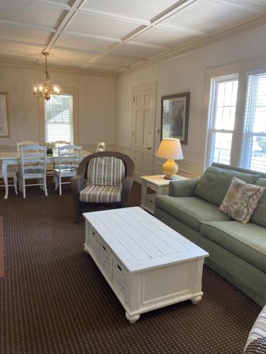 The Admiral Hotel Motel - photo 142