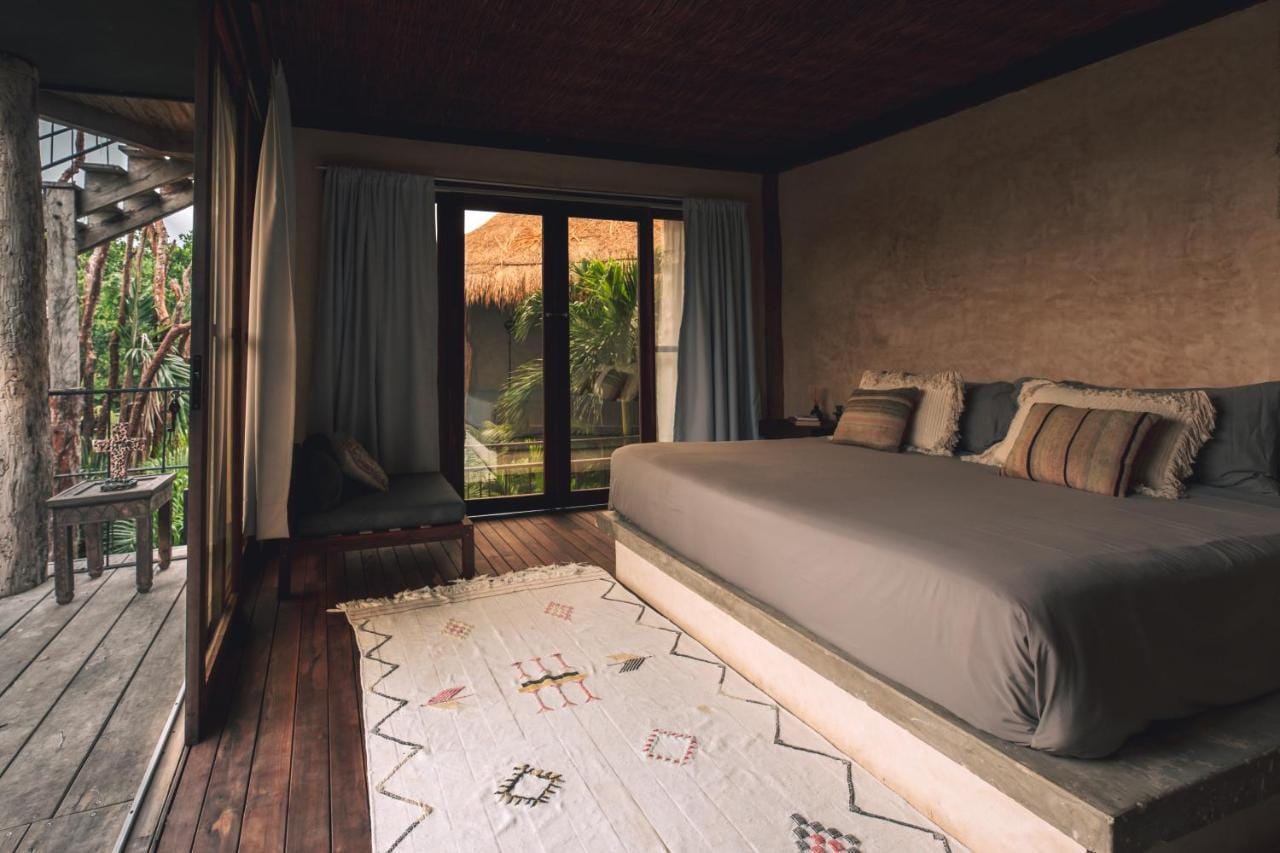 Radhoo Tulum
