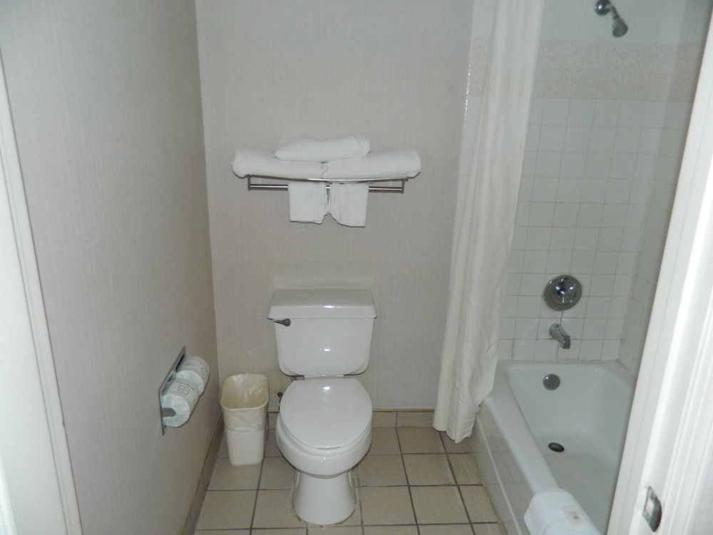 Capital Suites Hotel - photo 20