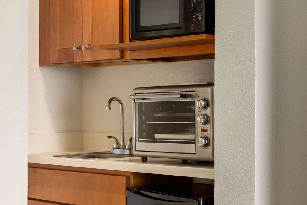 Howard Johnson by Wyndham Ocean City Oceanfront - photo 22