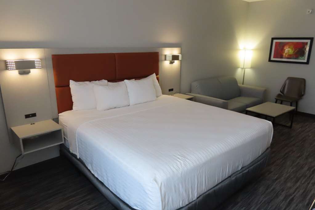 Best Western Heritage Inn Suites - photo 17