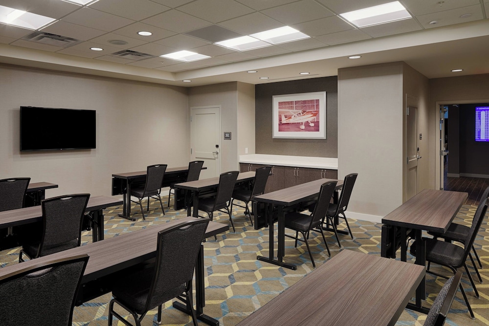 Residence Inn by Marriott Columbus Airport - photo 33