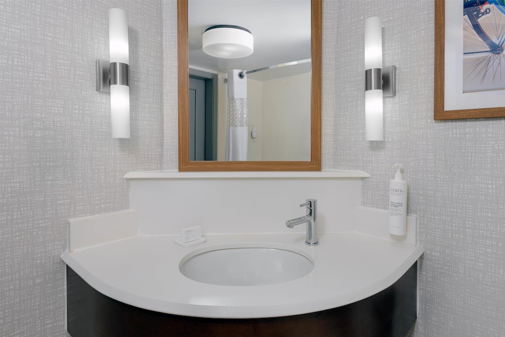 Hampton Inn Buffalo Airport Galleria Mall - photo 4