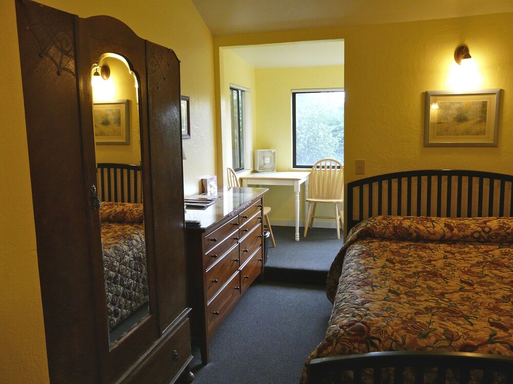 Harbor Inn - photo 7